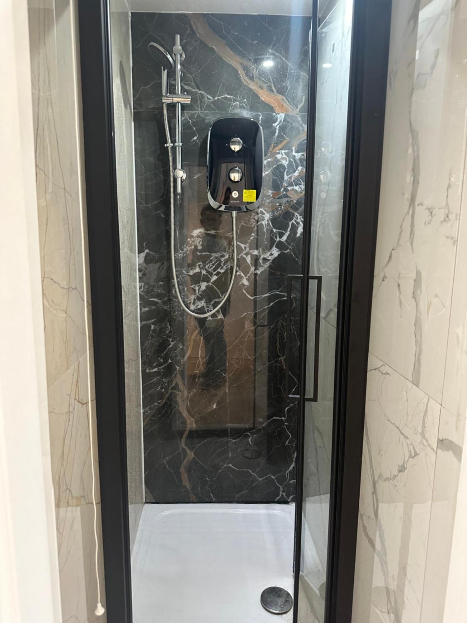 First Floor One Bed Apartment In Central West 런던 외부 사진