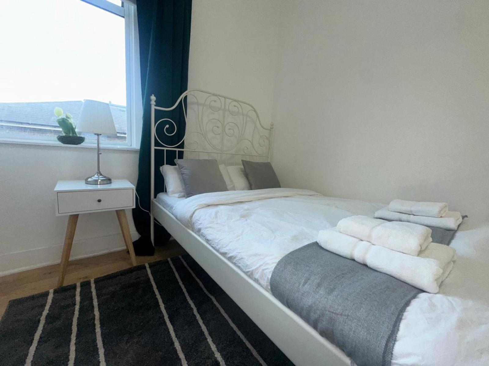 First Floor One Bed Apartment In Central West 런던 외부 사진