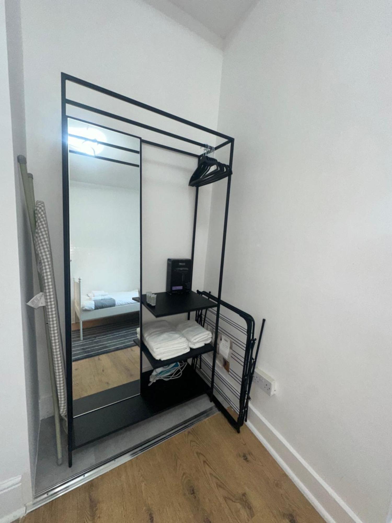 First Floor One Bed Apartment In Central West 런던 외부 사진